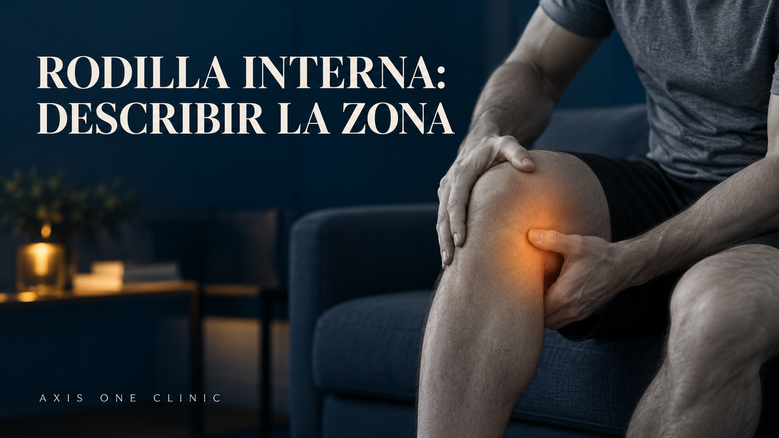 Persona señalando la zona interna de la rodilla para describir la molestia